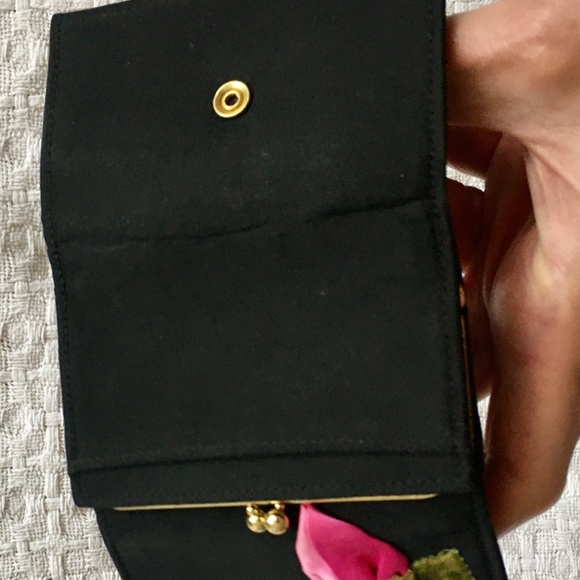 St. Thomas Black Wallet - Picture 4 of 5